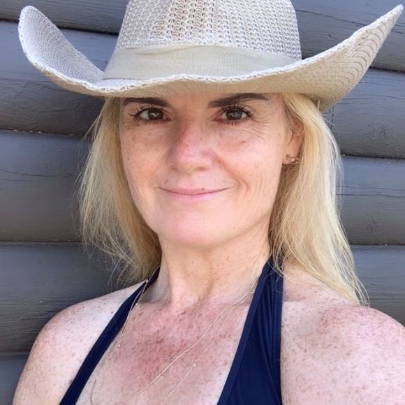 Meet your Posher, Alex - Picture 1 of 1